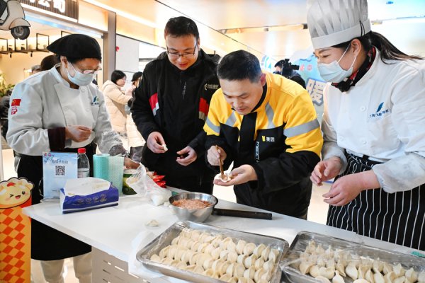 这碗冬至饺子，暖到新劳动群体心坎上